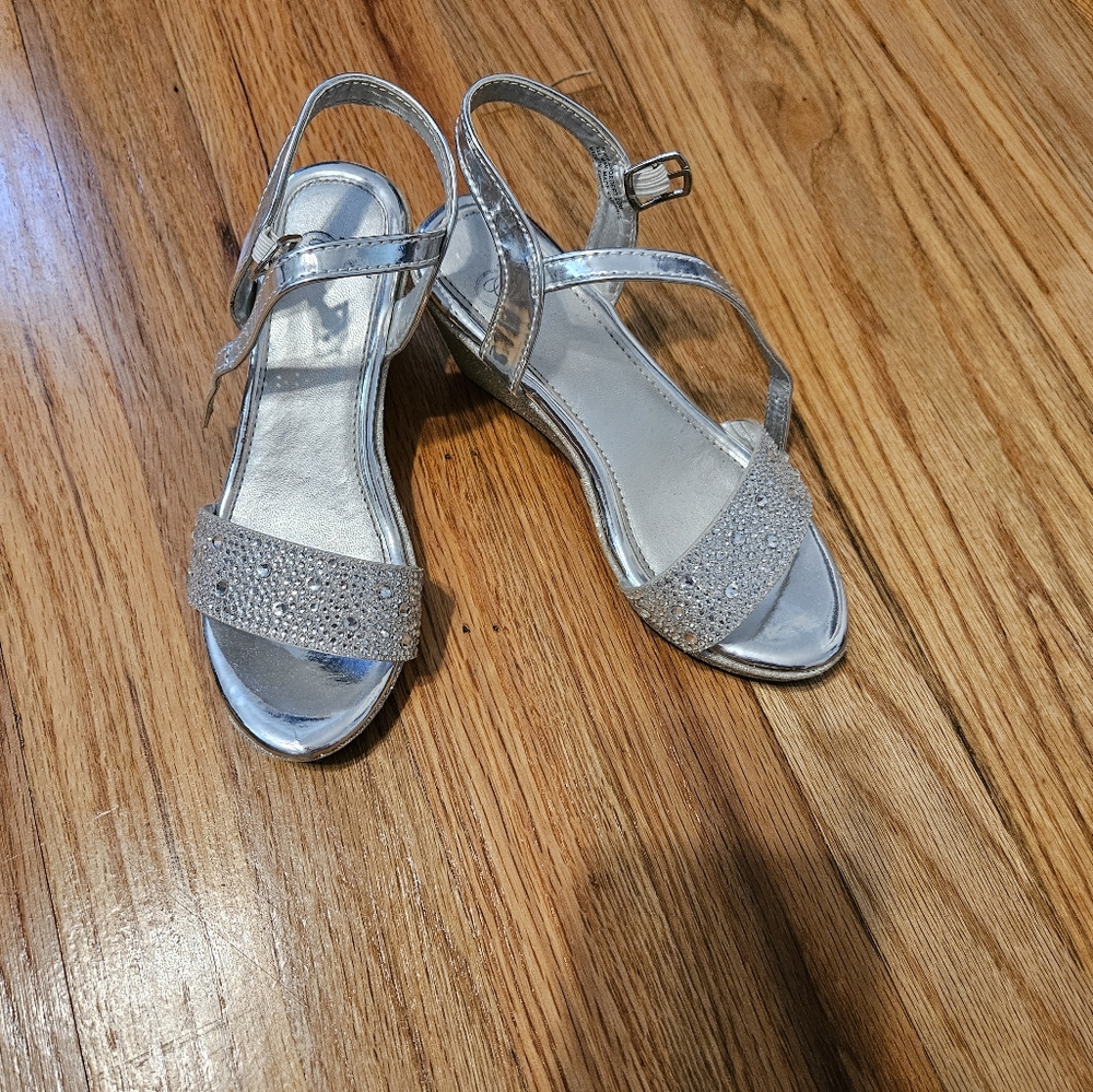 Girls dress shoes, size 13M
